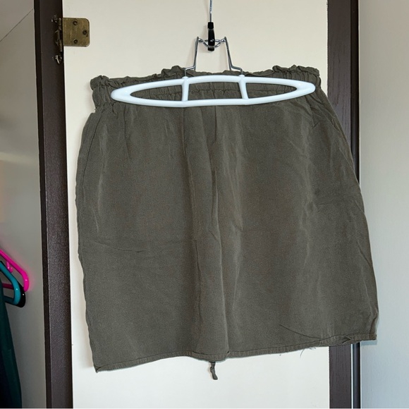 Army Green Skirt - Picture 2 of 2
